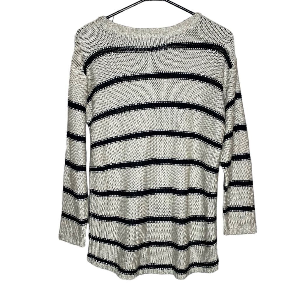 Quinn Sweater size Medium